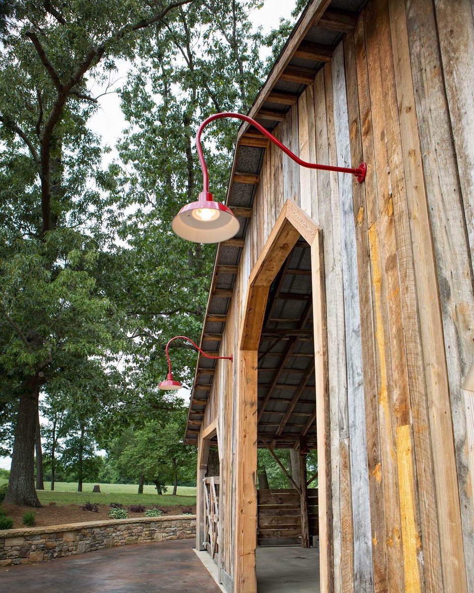 BarbourSpangle's tweet image. These @BarnLight lights were no doubt the best pick to give this barn just what it needed, a pop of color and style! #barbourspangleproject