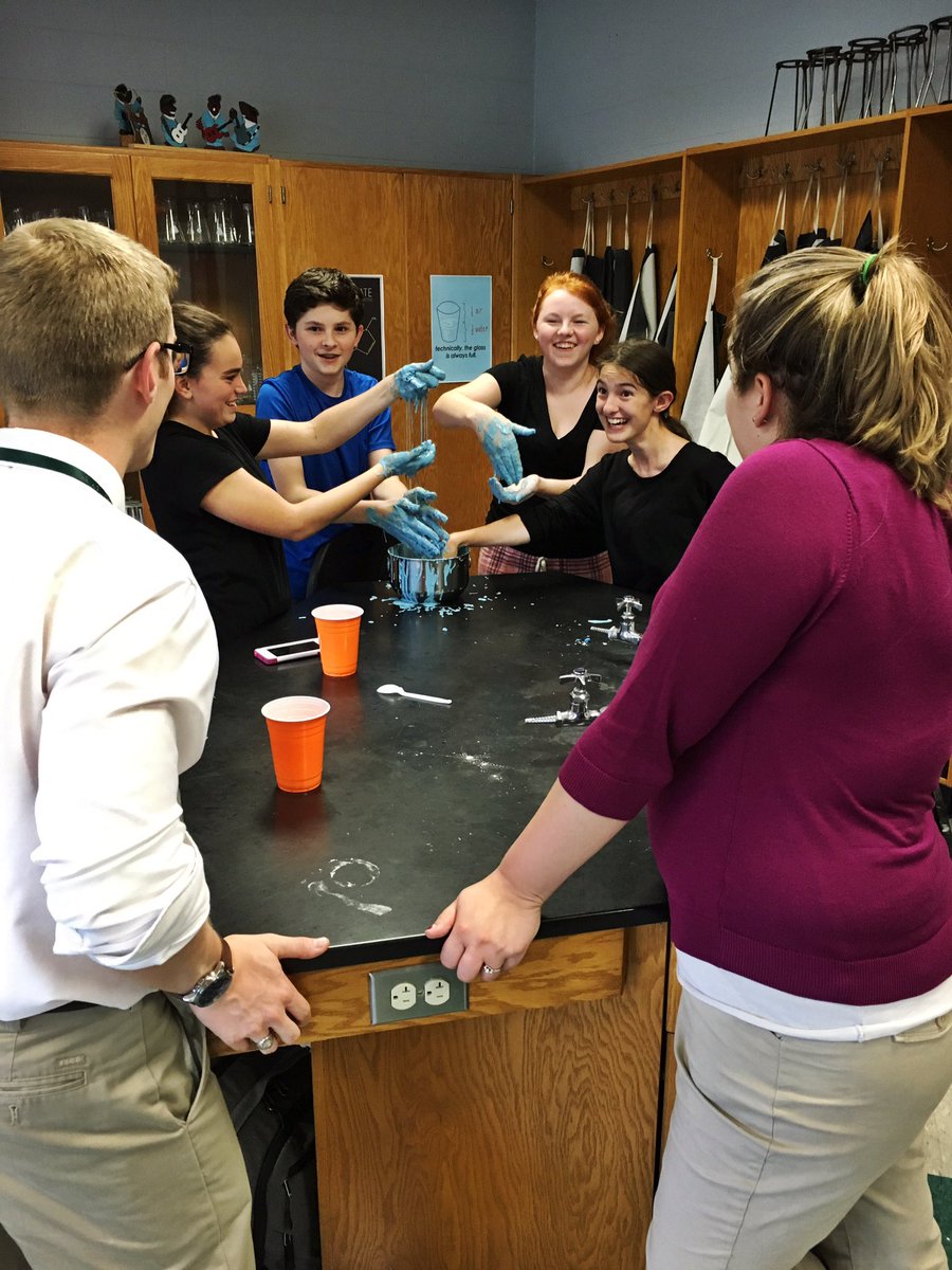 bfhsstem's tweet image. Great turnout for our first meeting! Stop by room 300 on Tuesday, October 11th to check out what else is in store!