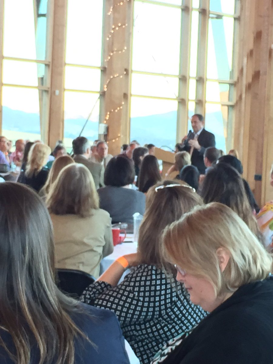 kimraap's tweet photo. The Gov'na chattin' up how awesome tourism is in Utah thanks to the peeps in the room. #utc16 #camelback https://t.co/jgOBzhaNFn