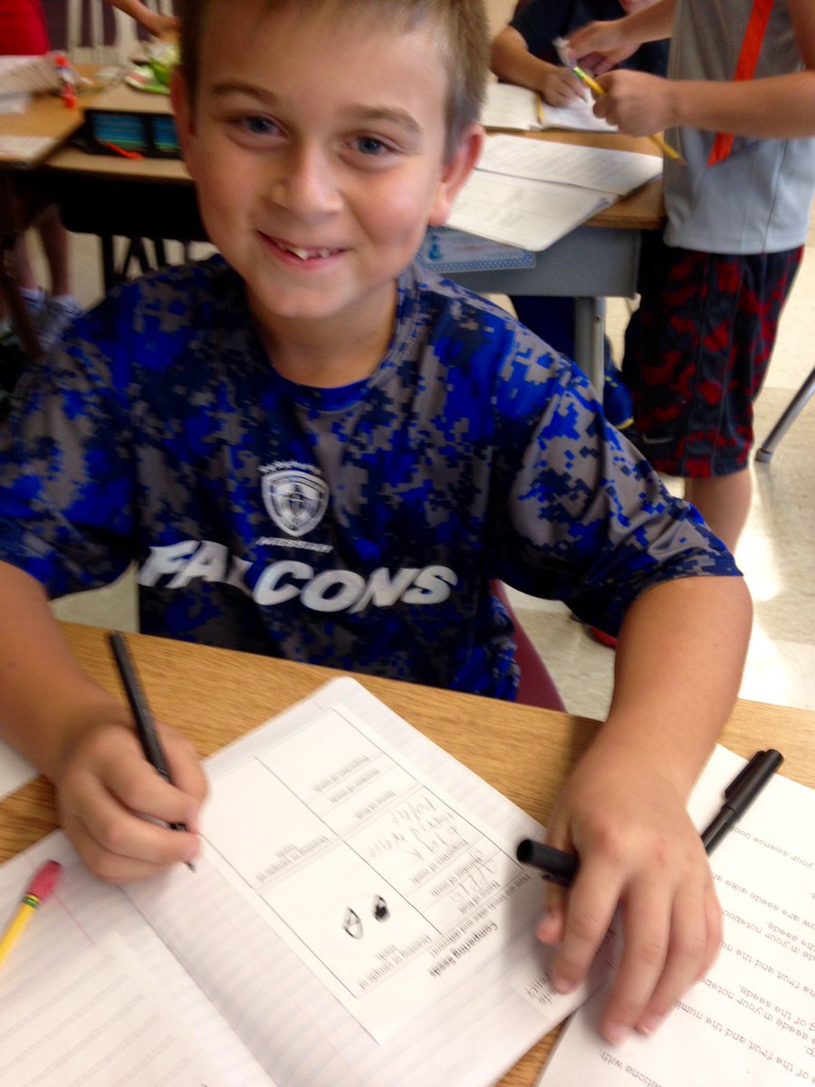 MissWalters3's tweet photo. Snapshots from our seed search last week! #labgroups #sciencedrawings #inquiry #collaboration https://t.co/BSSKK20xcc