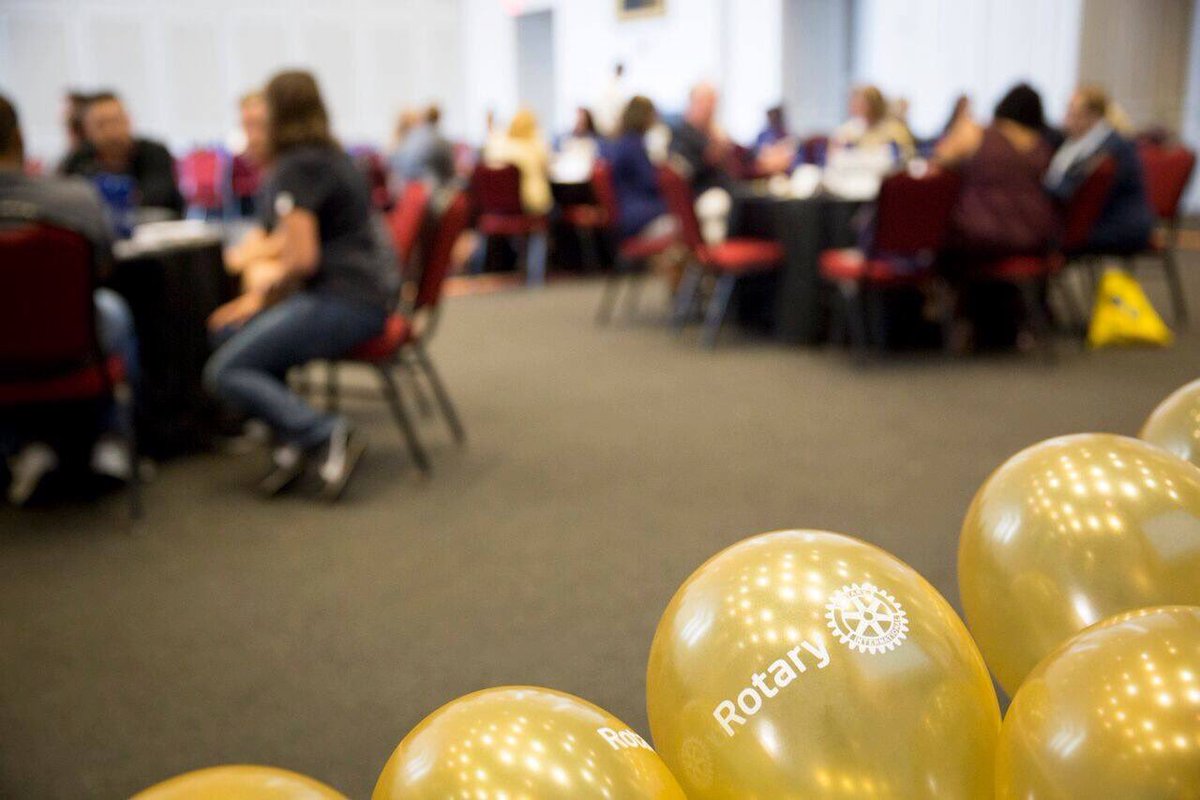 RotaryGenLead's tweet photo. The photos are in from GenerationLEAD! Here's a sneak peak! #rotarygenlead @Rotary7620 https://t.co/2f6zaBpwKN