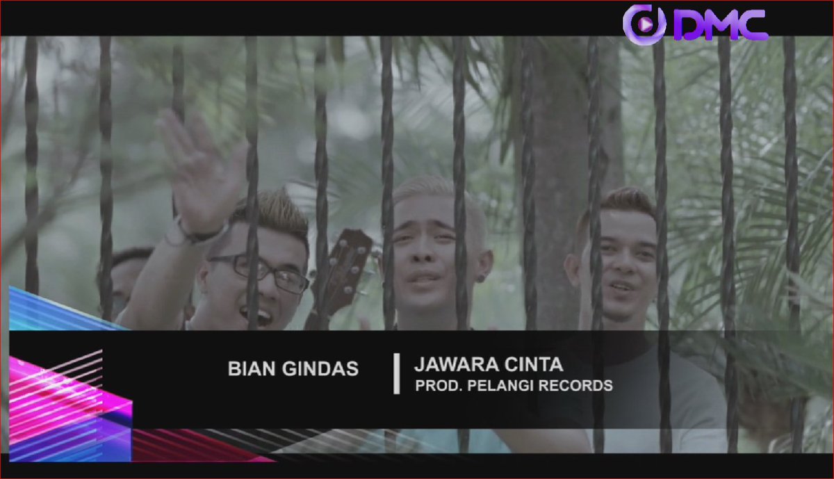salam_DMCtv's tweet photo. NOW PLAYING SALAMDMCTV @biangindasband  - JAWARA CINTA  @Pelangi_Records  #SALAMDMCTV https://t.co/Dl8lwBkzcA