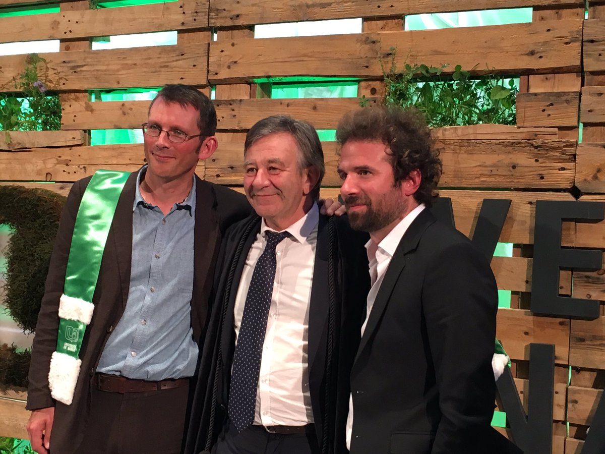 Rentrée académique mémorable hier soir à l'<a href="/UNamur/">UNamur</a> et la remise de DHC à 2 magnifiques personnes <a href="/robintransition/">Rob Hopkins</a> <a href="/cdion/">Cyril Dion</a> # Demain