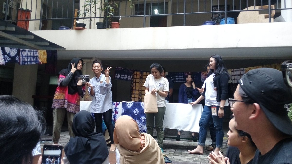 How & Why tweet media