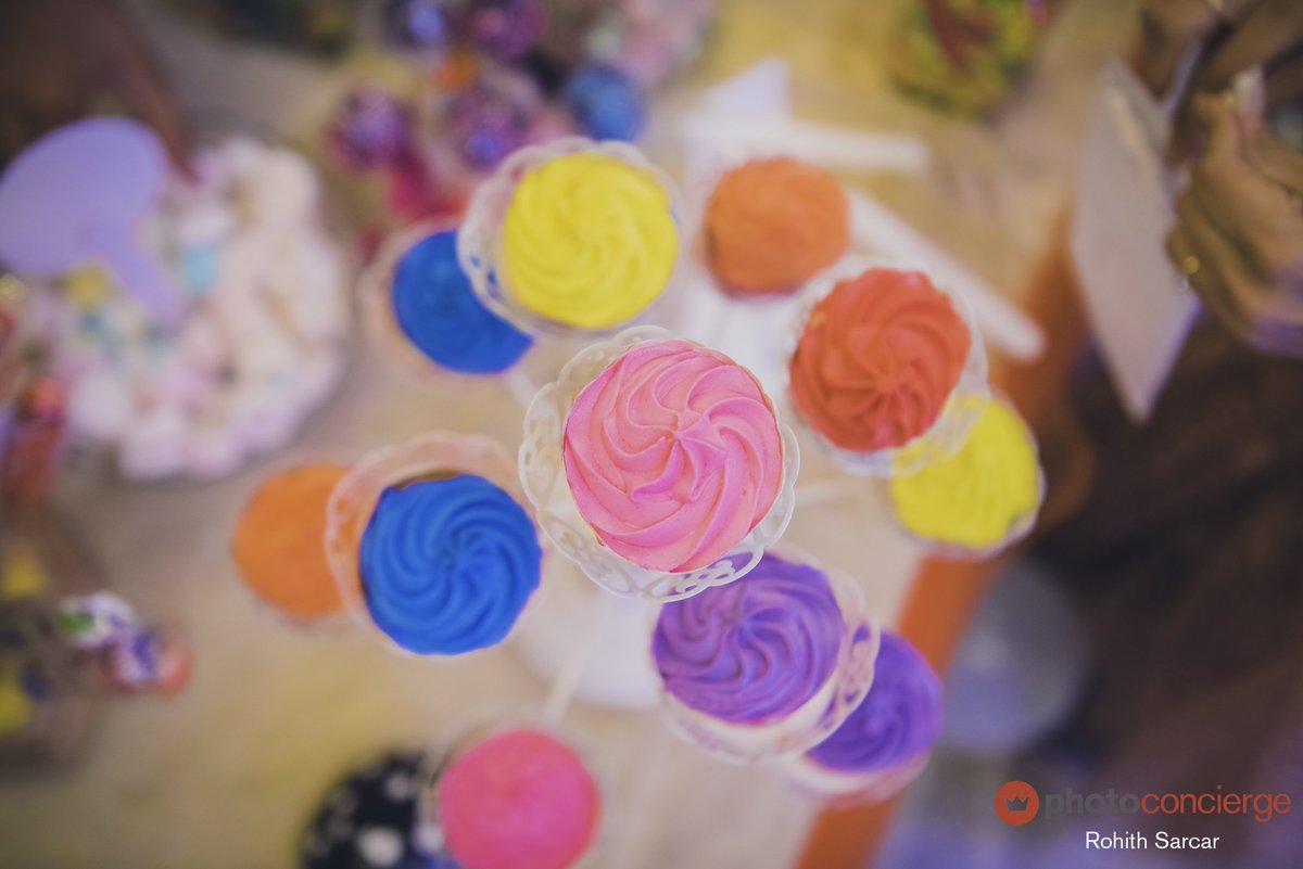 Photo_concierge's tweet photo. Wondering how to make drool & picture worthy #cupcakes? Well here's how it's done! New blog up on #PhotoConcierge: https://t.co/werDSVCNXg https://t.co/OcuKk0FRoU