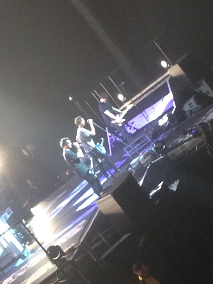 Georgia_Bibb's tweet photo. Can't believe it's the last show of slfl😭 tb to #SLFLLeeds #HeresToSLFLMemories ❤️ https://t.co/eiqFxy94dz