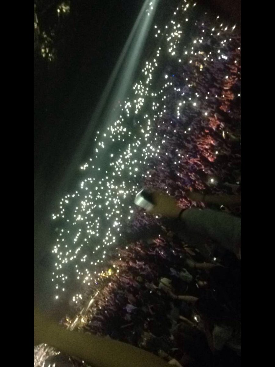 Georgia_Bibb's tweet photo. Can't believe it's the last show of slfl😭 tb to #SLFLLeeds #HeresToSLFLMemories ❤️ https://t.co/eiqFxy94dz