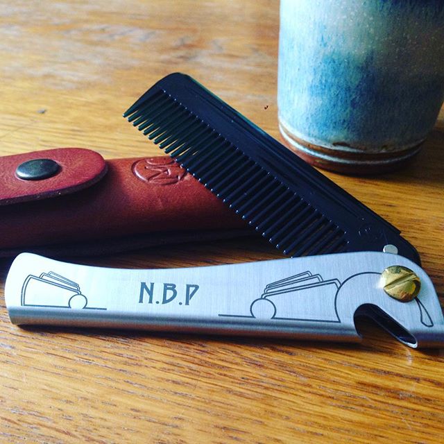 DAFTbrand's tweet photo. A Custom Special Edition comb. Now available to buy at https://t.co/6RYC5frR9b π #mancomb #specialedition #comb #custom #flipcomb #personali https://t.co/q3WaqjNoLb