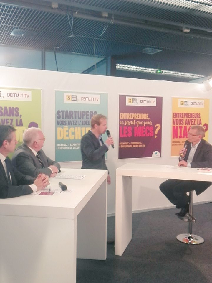 SO_digital's tweet photo. @ParcelhomeFR pour lancer un service innovant : il faut savoir s'entourer et adopter une stratégie de com efficace #salonsmelive #booster https://t.co/40mJW2LKUU