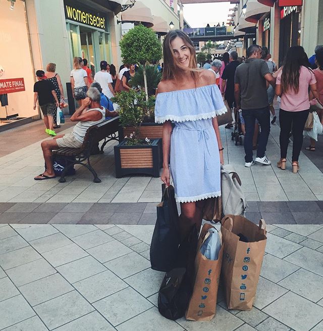 ZeniaCC's tweet image. #AdictosLaZenia 😍  &amp;amp; #Shopping 📷: @viktoriyadyakiv