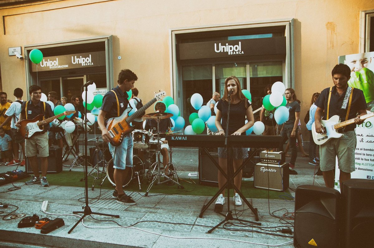 EnotecaMusic's tweet photo. 11 settembre ~ @RunTuneUp, #SuonaBologna #EnotecaMusic https://t.co/if06kiwtxd