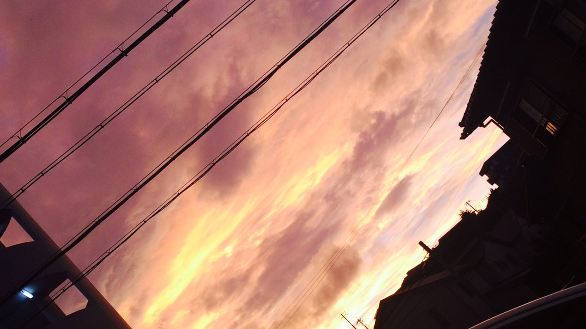 oideyoseto's tweet photo. 空がすごい… https://t.co/xNEe6BvaDN