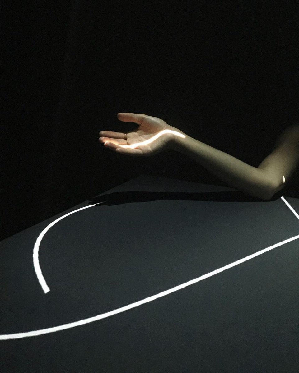 Hoy en #MeetTheMind, la diseñadora contemporánea <a href="/carlacascales_/">CarlaCascalesAlimbau</a>  goo.gl/zBGwxS #AtherIntroducing