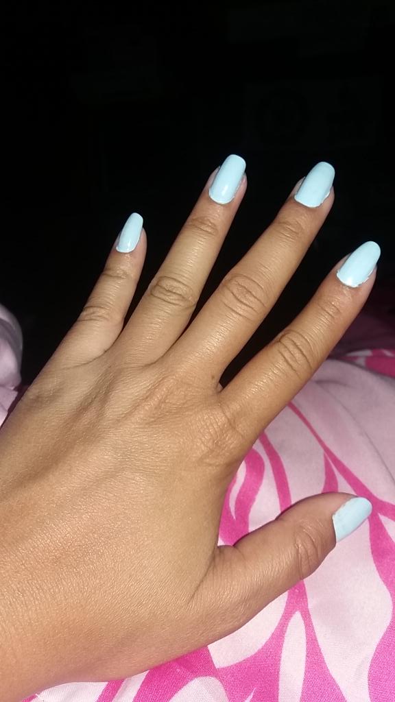 Carley_Pegram's tweet photo. newest colour #raindust #avon https://t.co/DoKZYq0yhR