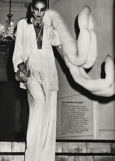 Legendary Le Smoking girl, Jerry Hall at Studio 54. #RacilIcons