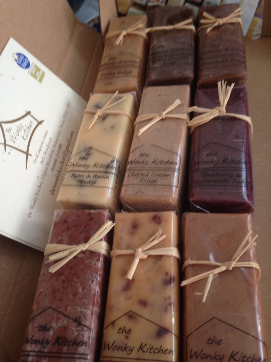 MoodyCowClub's tweet image. Look what just arrived! The best fudge ever- thanks Beth from #thewonkykitchen #sweettreats #periodpampering