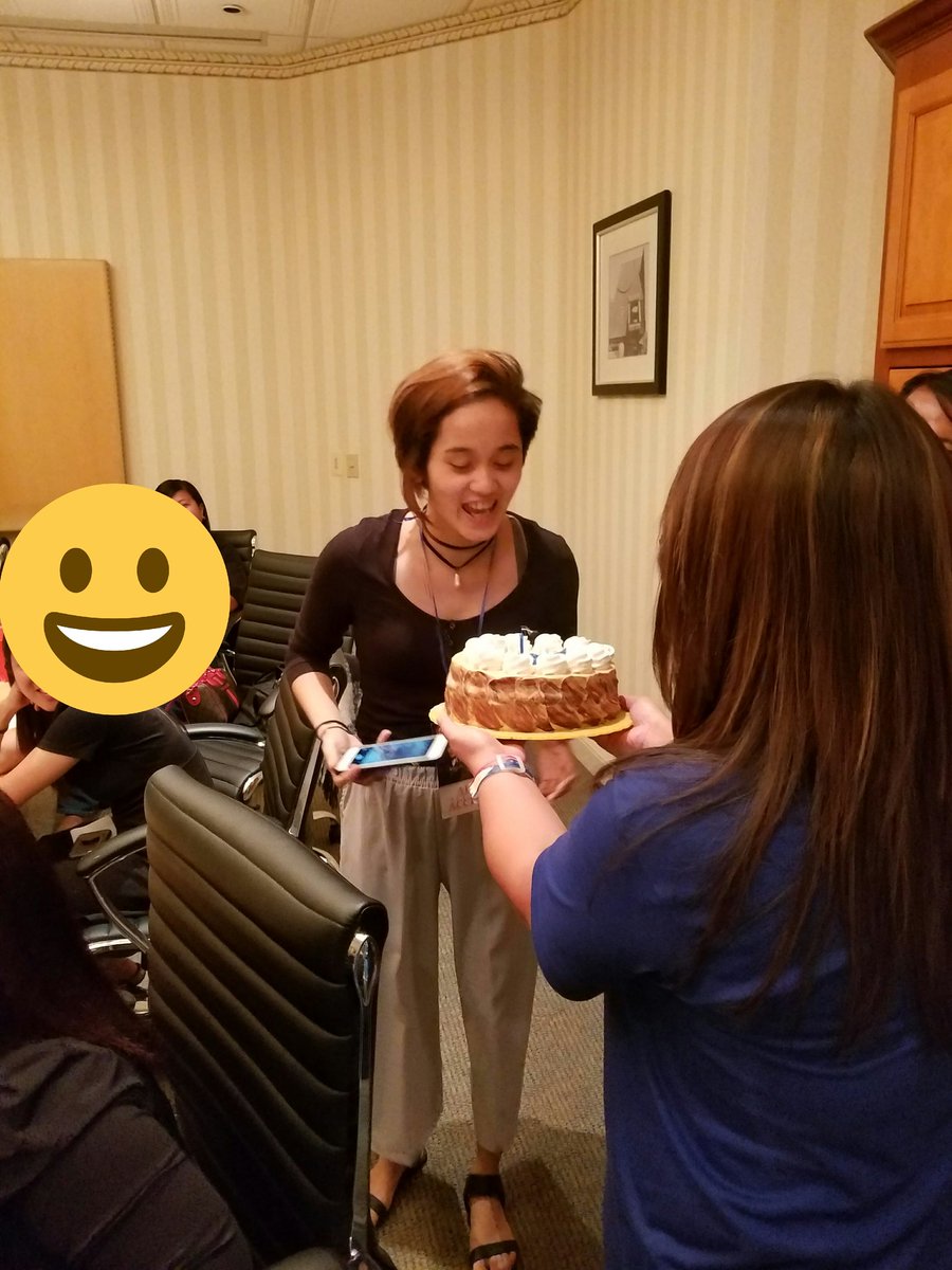 chiradeemae's tweet photo. @LyndaYuvi happy birthday again from esfosanfo. https://t.co/Fzd4ce8txb