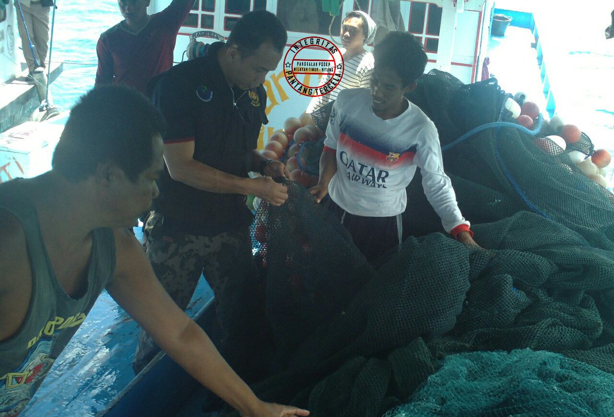 LanPSDKPBitung's tweet photo. Giat patroli Pengawasan SDKP di Per Kab. Banggai Laut dan Banggai Kepulauan - Sulteng.
#integritas #kerjanyata #lan2update https://t.co/yJaYqB0t2d