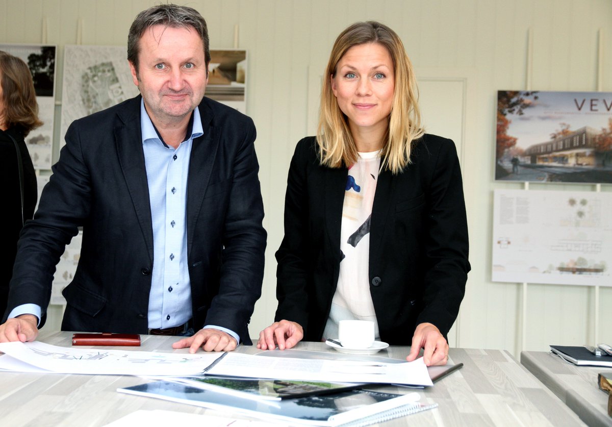 TelemarkMuseum's tweet image. Nybygg i Brekkeparken er nødvendig for kulturformidlingen Telemark Museum tilbyr. Arkitektforslagene har kommet, juryen jobber!