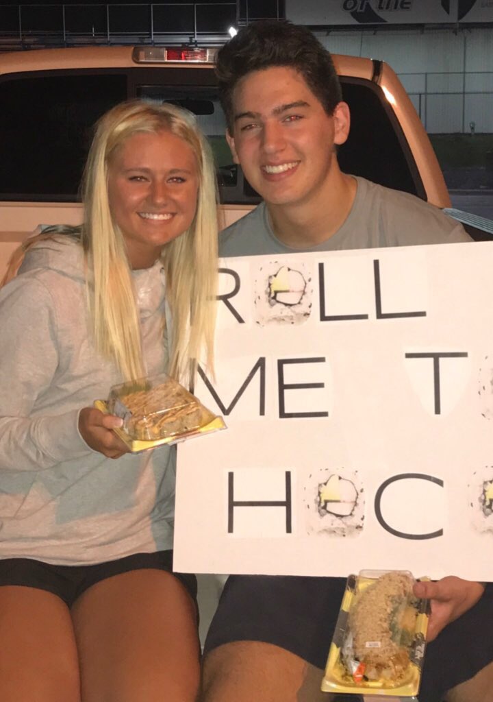 odermann's tweet photo. Romance is in the air....and in Hannah's room. #strongfishsmell #eatlikechals #thereturn3 @courtneyycarls https://t.co/6kSmvsXELF