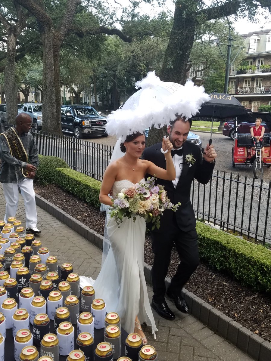 ElmsMansion's tweet photo. ❤Caitlin &amp; Mike❤ 9/24/16 https://t.co/uqwZJyyr1N