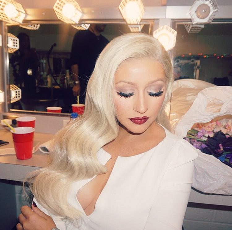 Christina Aguilera - Página 19 CtaF7JRVIAAGyIR