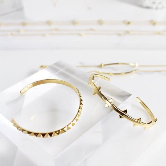 Referboard's tweet image. Register to Referboard today and refer these gold cuffs from the new Nexus collection by @MissomaLondon! ow.ly/Xt5M304yl9R