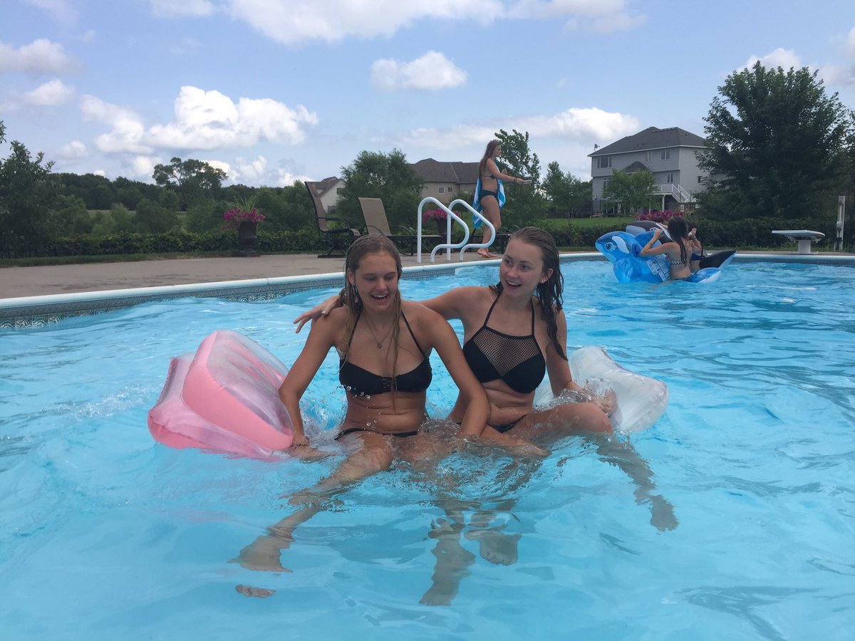 hoffmannkelsie's tweet photo. Happy birthday to my bffff❤️ beyond thankful 2 have u somedays(-: love rollin life with u🙃 also love you to your house n back🤗 @MatiaPerson https://t.co/Xu3aqijJla