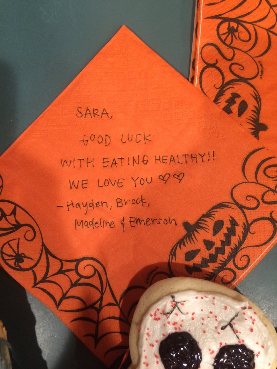 SeamanSara's tweet photo. So mean 😂😂 @madaboutblack @emersonbrian9 @hriley32 @BrockHeal https://t.co/NjEh5H1Bcr