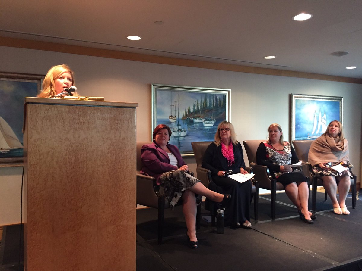 sofaspuds's tweet photo. Awesome evening with the #WomeninPRCanada this evening. Great panel discussion! https://t.co/Qs1QwHpCZQ