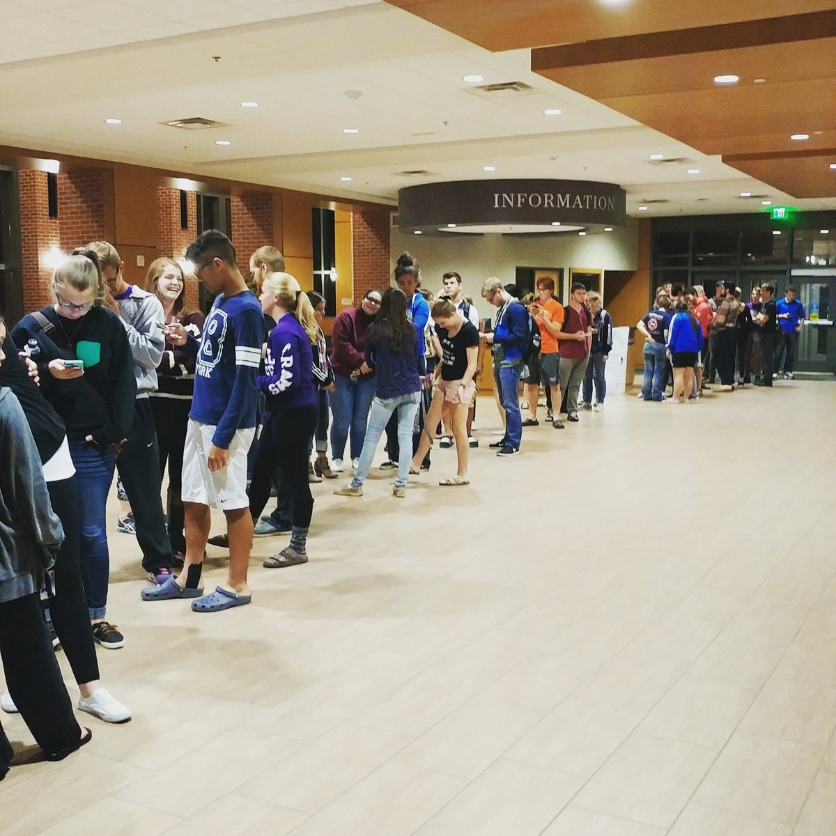 CornellCollege's tweet image. Late Night Breakfast opens at 10 pm. Good luck with 4th week studies! #fourthweek #onlyatcornell #hilltoplife