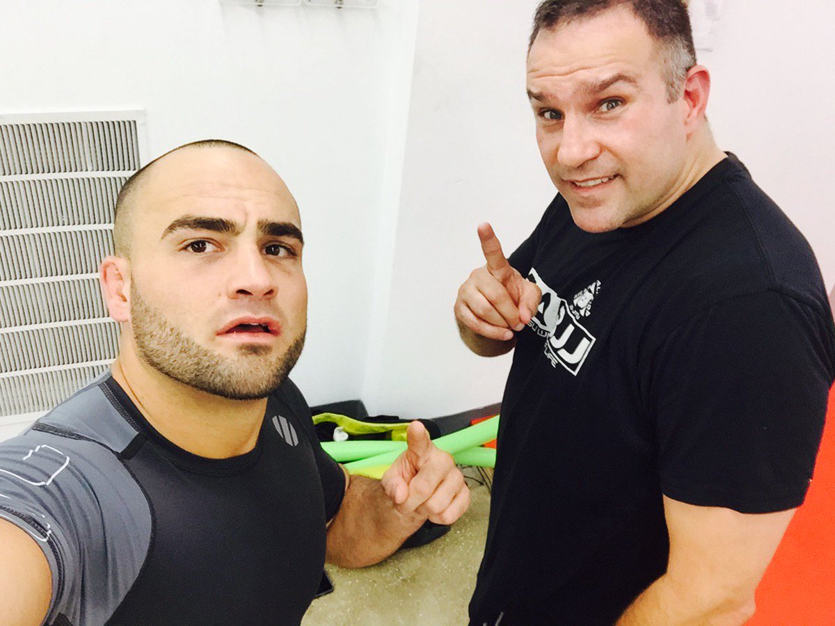 Ealvarezfight's tweet photo. Late night session w da best after an Eventful day at the office #ufc205 #inshades # eafight #phillyfighter https://t.co/1XAA3klpQI