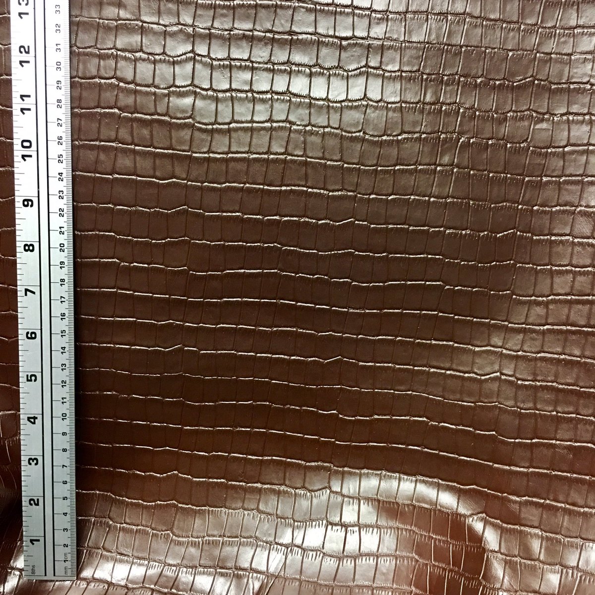 FrogjellyLeathr's tweet photo. We got in some more #leather. I know 2 guys that have sore backs. #crocprint #garment #handbag #leatherwork #leathercraft #frogjellyleather https://t.co/08cy487Aic