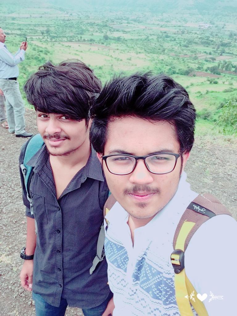 dev_desharth tweet picture