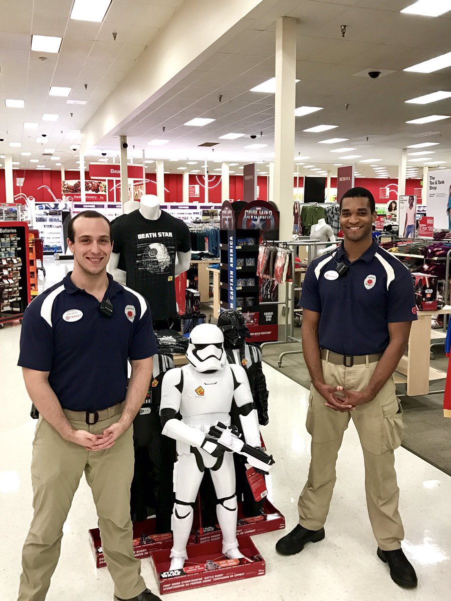 jboates86's tweet photo. #T1009 TPS Sal &amp; Jesse getting #ScrappyandDelight driving Star Wars sales for #RogueOne #ForceFriday! @wheeler_jt @SextonRob @christineyijia https://t.co/yBK3Uwu7b7
