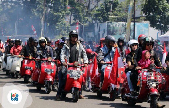 infobdg's tweet photo. Perkumpulan Pecinta Vespa di Vespa Antique Club https://t.co/NxBnMH9iMy… #infoBDG https://t.co/GwyYfnFuru