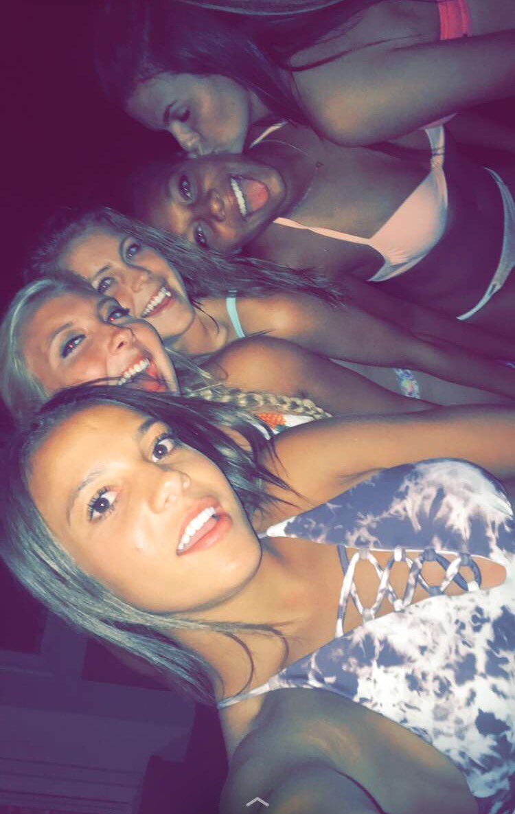 halesthomps's tweet photo. HBD P💚 miss you so much https://t.co/4EBfvOEbcP