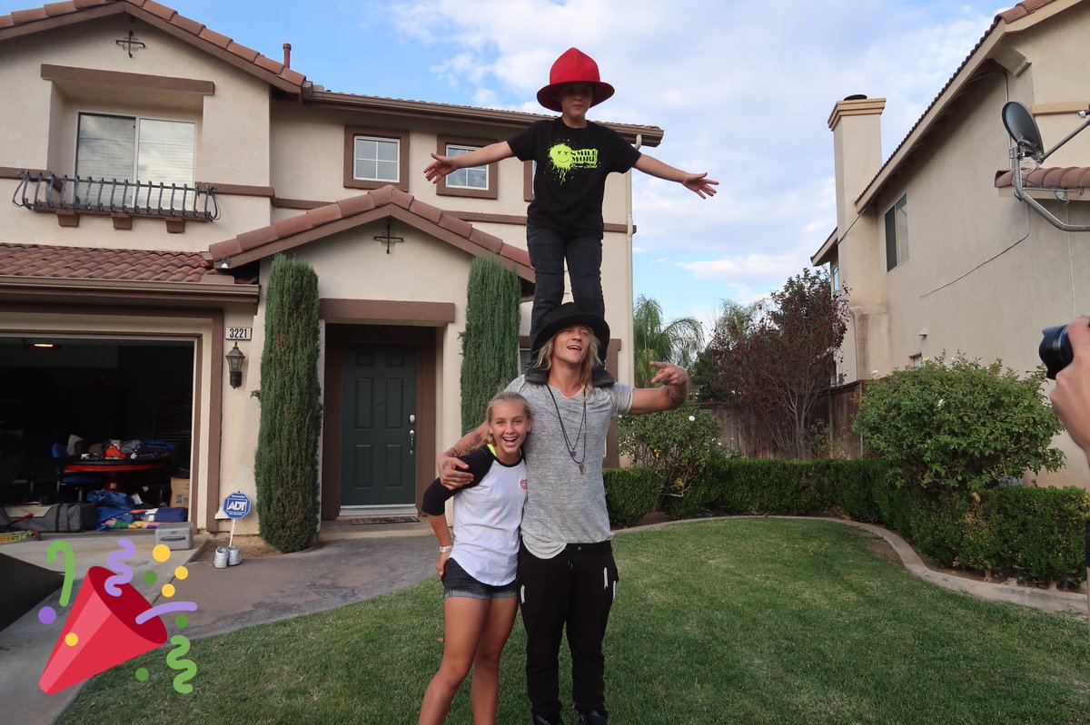 emma2piazza's tweet photo. Had a  day with @The_Dudesons https://t.co/0KKcDGX9CT