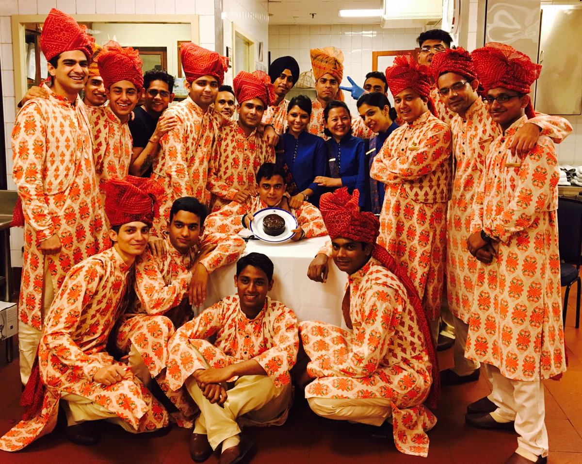 gauravjmd's tweet photo. Great team, great Woking environment at Oberoi Amarvilas 
#Oberoidirect
@OberoiGroup https://t.co/JCrDNcnv6j