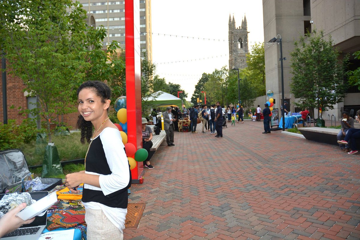 SauniGo's tweet photo. #YAfrique was invited to participate in #philly's #peaceday festival :-) It was beautiful seeing people share their cultures. https://t.co/6KiR3MNyHR