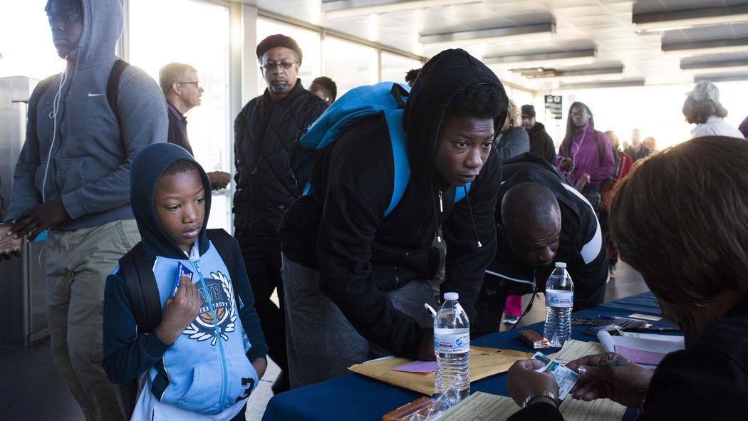 Federal judge blocks Election Day voter registration at polling places in Illinois
