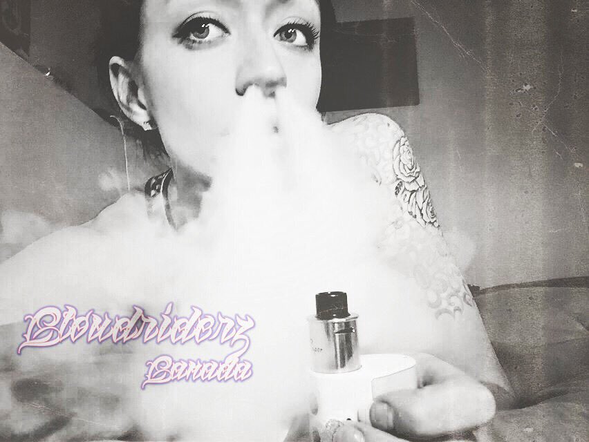 WhitestWash's tweet photo. To my #vapefam 💜💜 #vape #vapelovers #cloudchaser https://t.co/oacEi4Z1Pu