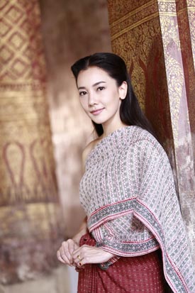 fly_highthi's tweet photo. สองคนนี้ใส่ชุดไทยได้สวยมาก แต้ว #นาคี นุ่น #พิษวาท ละครก็ขนลุกทั้งสองเรื่อง 👏👏 https://t.co/eiUpXK31qc