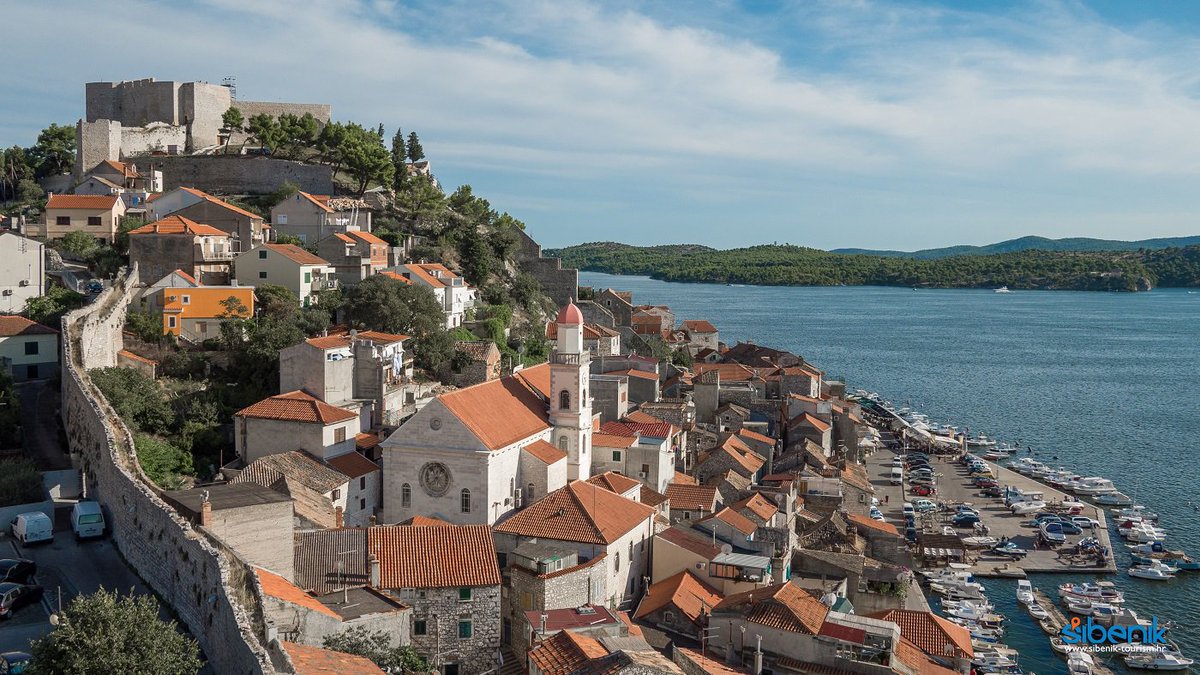 CroCruising's tweet image. #Šibenik is surrounded by 2 national parks and many beautiful islands. 
#CroatiaCruising Photo: sibenik-tourism.hr