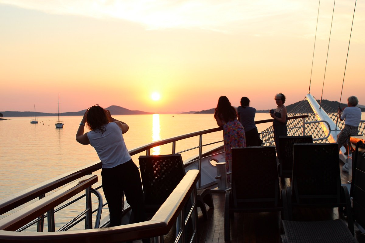 CroCruising's tweet image. Forcing the rain to go away with unforgettable views! :) #CroatiaCruising #Croatia #sunset #cruising #sailing
