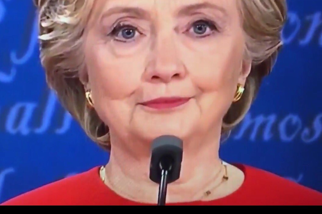 Does Hillary Clinton have stroke damage to the right side of her face?