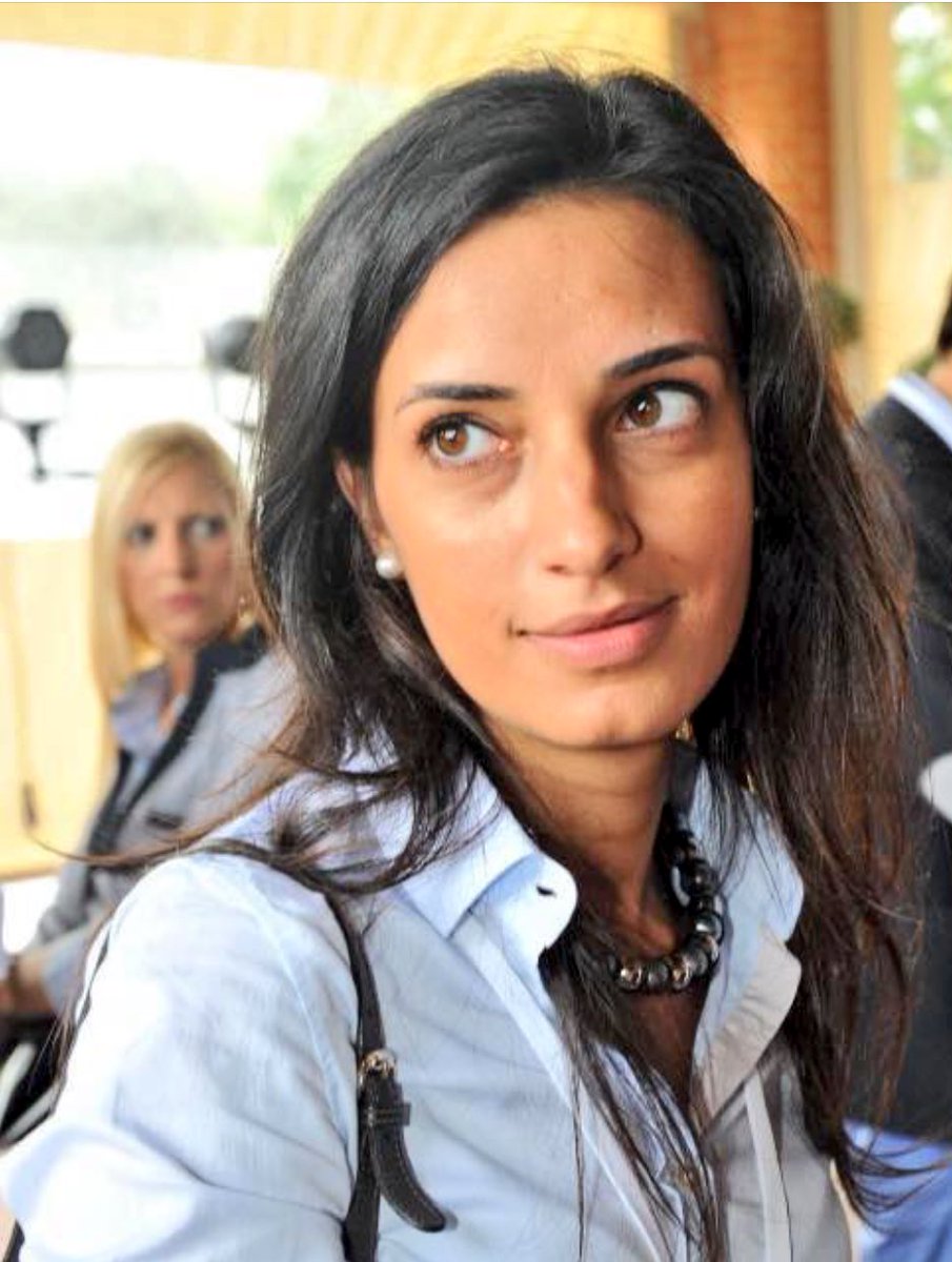 #UnAnno senza la nostra #Roberta,la Sua Passione,la Sua Straordinarietà,la Sua Gioia sono ogni giorno vive nei nostri cuori! @AngieCalabria