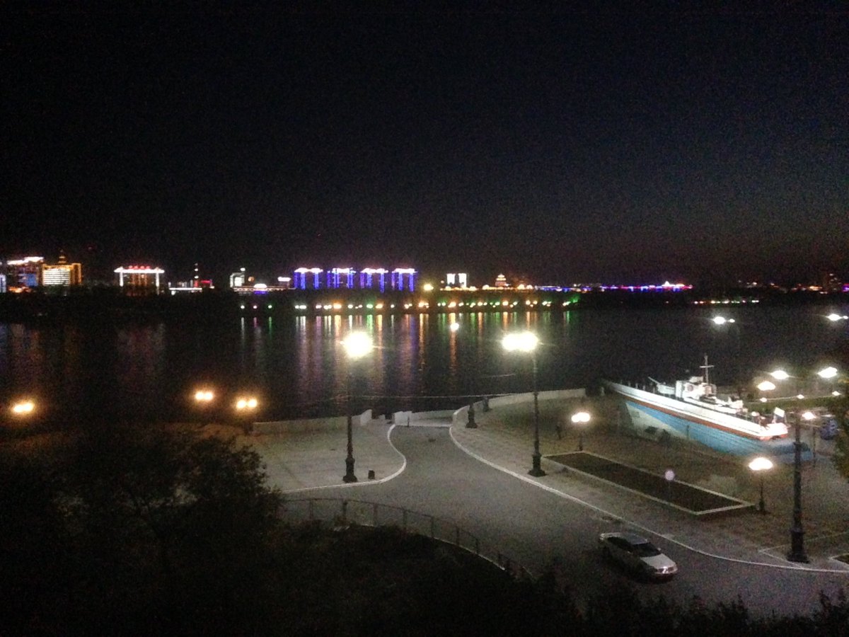 BezrukovAlexey1's tweet photo. Работать до позднего вечера гораздо приятнее, когда из окон твоего кабинета открывается вид на Китай #молодаягвардия https://t.co/gV3wRXASvc