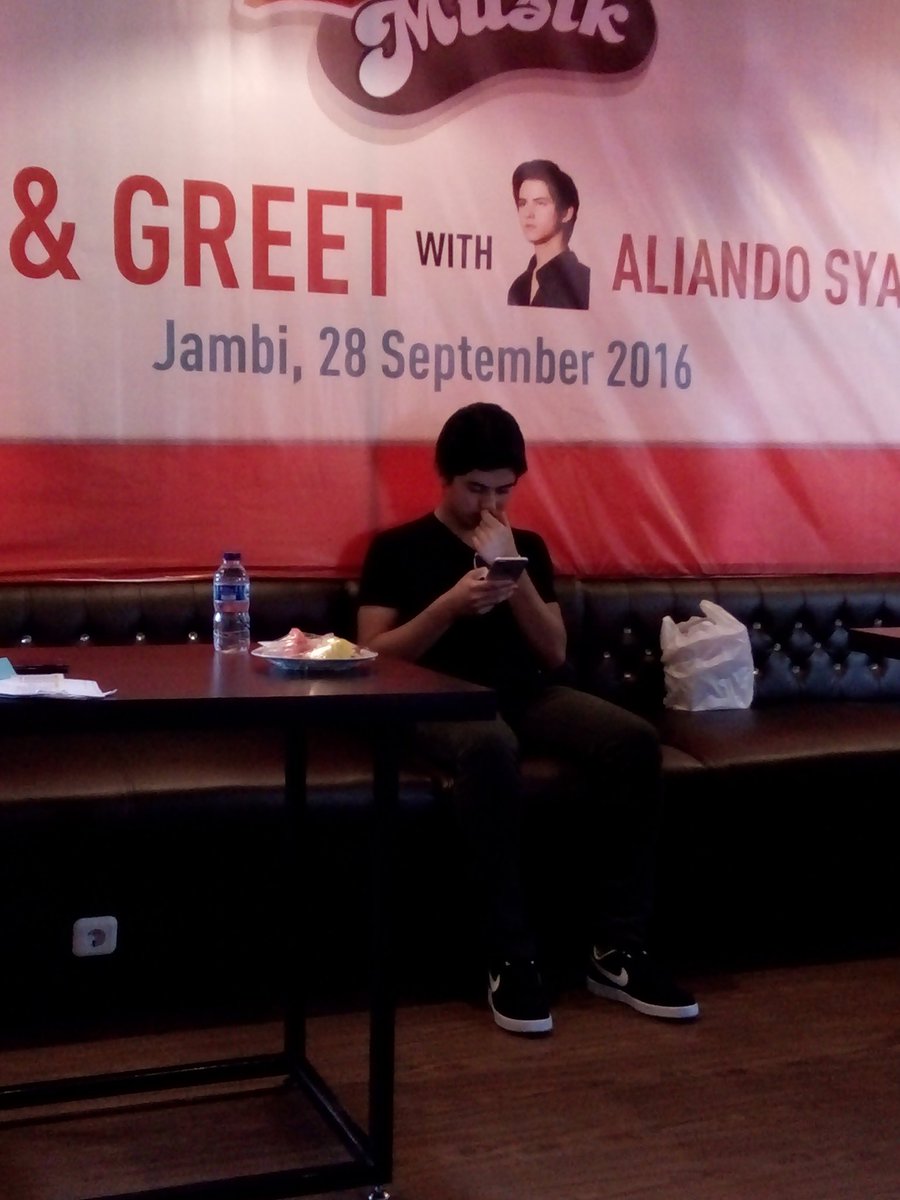 iamaliciousss's tweet image. Ali ngapainnn 🙈 wkwk @alysyarief #Aliando4Jambi