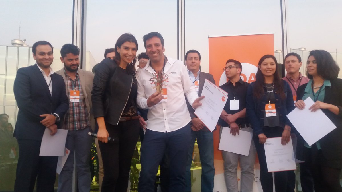 ASECH_ag's tweet photo. En este #emprendedordelañoAsech, el reconocimiento al "Emprendimiento de mayor evolución" lo obtuvo Rafael Escobar con @SoftwareKastor!! https://t.co/FIzXtfD0Jk